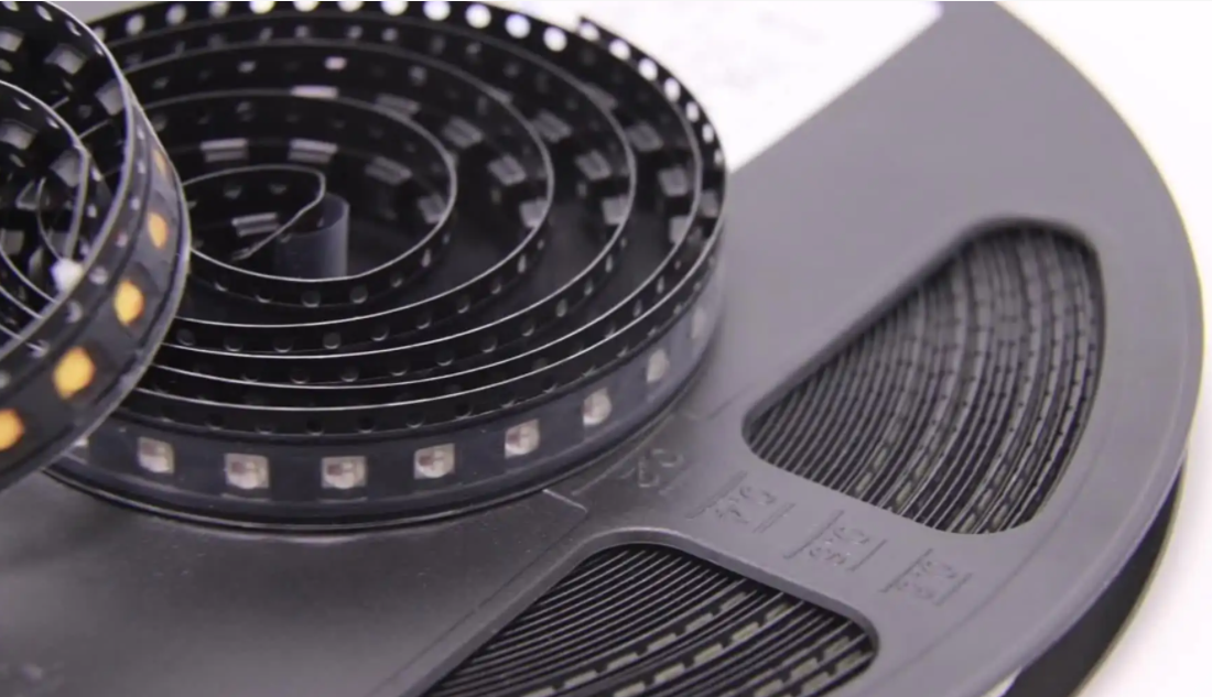 SMD的優(yōu)點(diǎn)